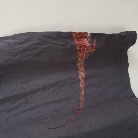 American apparel thrive A world of wonder lizard tee shirt. Sz XL. - Picture 8 of 9